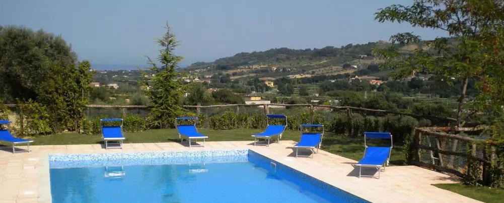 Countryhouse Il Girasole een glamping met uitzicht over de heuvels