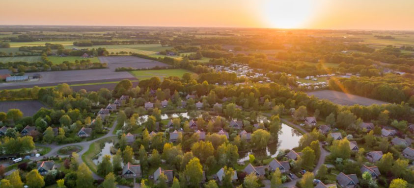 Zonsondergang villapark Weerribben Roompot