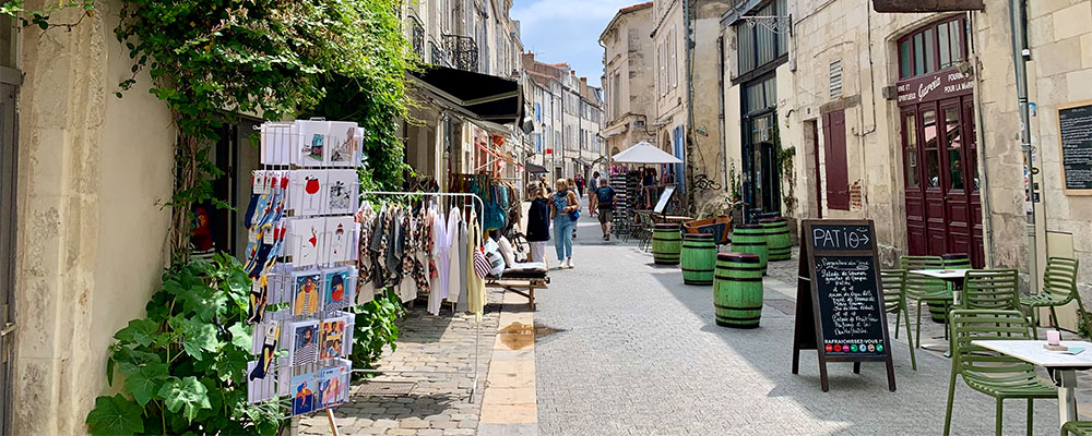 De leukste winkeltjes vind je in  Rue Saint Saveur