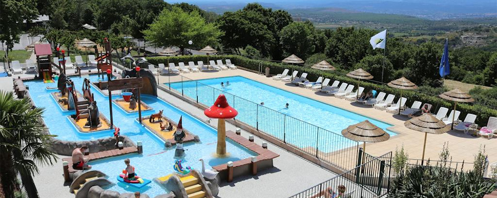3 nieuwe waterglijbanen en wat dacht je van de waterspeeltuin op Les Charmilles