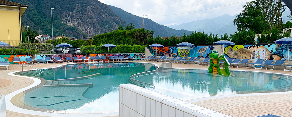 zwembad op camping Orchidea