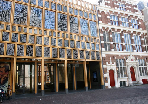 Unieke ramen in het stadskantoor van Deventer