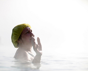 © Jenny Downing – Waving – Not Drowning – Flickr, creative commons