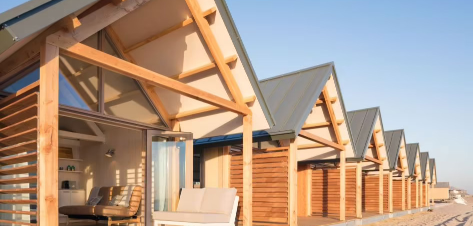 Strand bij Vlissingen met een beach house