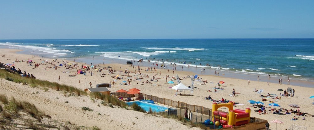 Op 12 kilometer van camping La Clairiere ligt een machtig strand