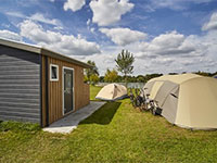 TerSpegelt Kampeerplaats met privé sanitair