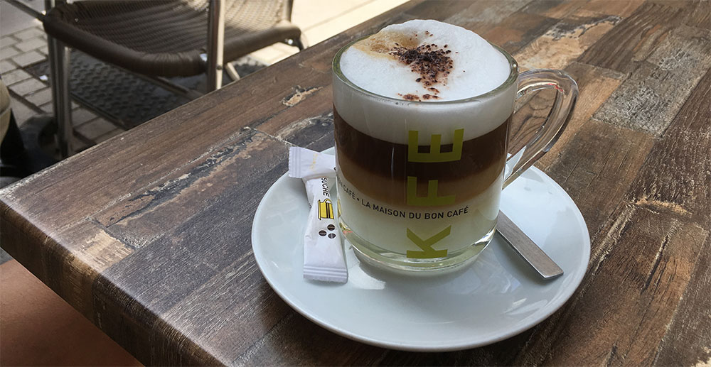 Café au Lait op terrasje in Orange