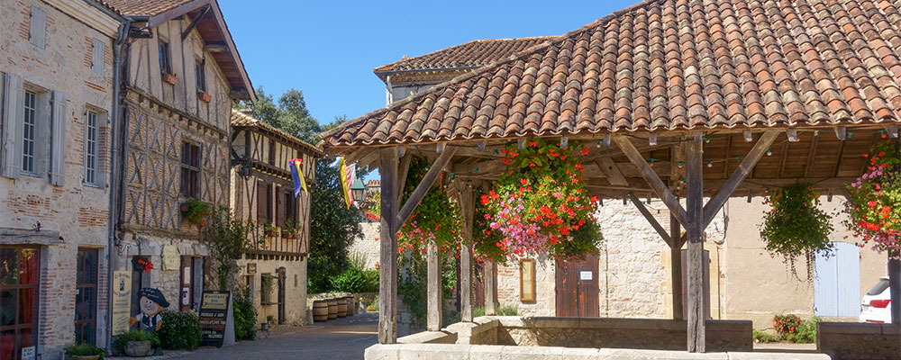 Markthal buiten in Pujols Markthal buiten in Pujols