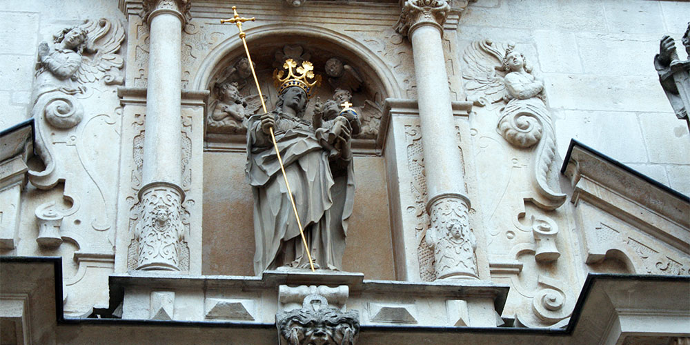 Onze Lieve Vrouwe kathedraal in Luxemburg Onze Lieve Vrouwe kathedraal in Luxemburg