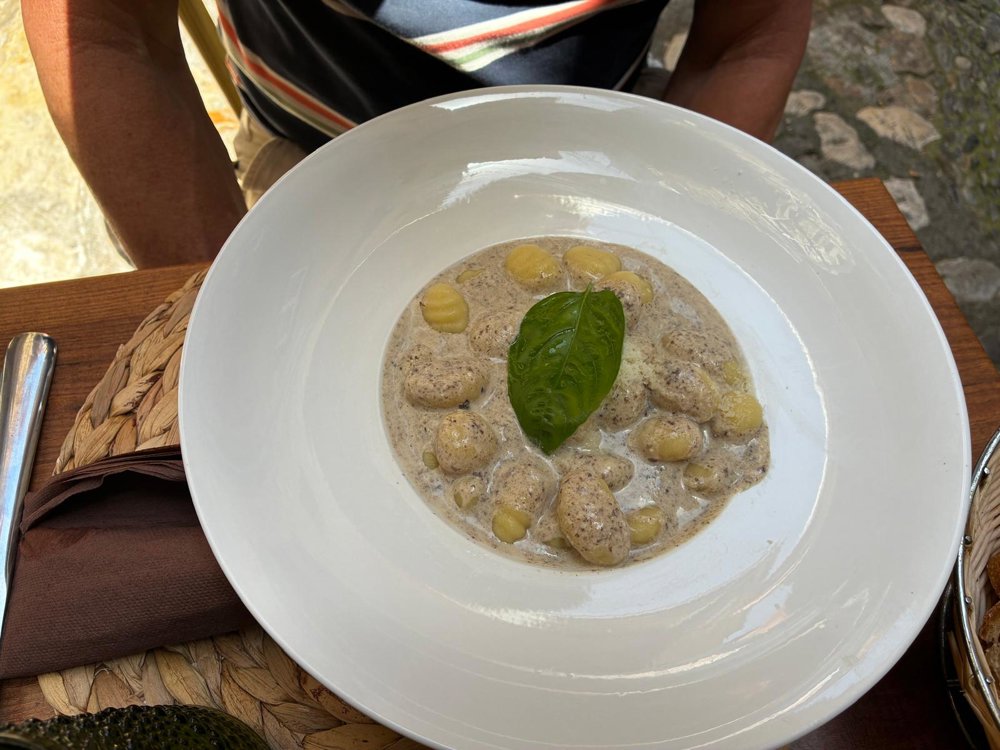 Lunch in Saint-Paul-de-Vence, truffelgnocchi