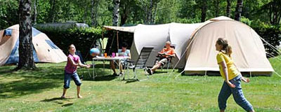 Jouw kind dus ook: betere schoolresultaten door kamperen!