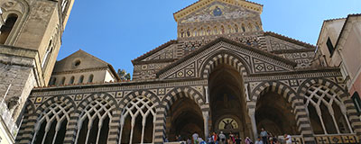 Kronkel wegen, prachtige Duomo’s en krappe parkeergarages