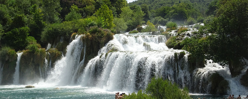 In 2023 de KrKa watervallen bezoeken, neem de boot en geniet