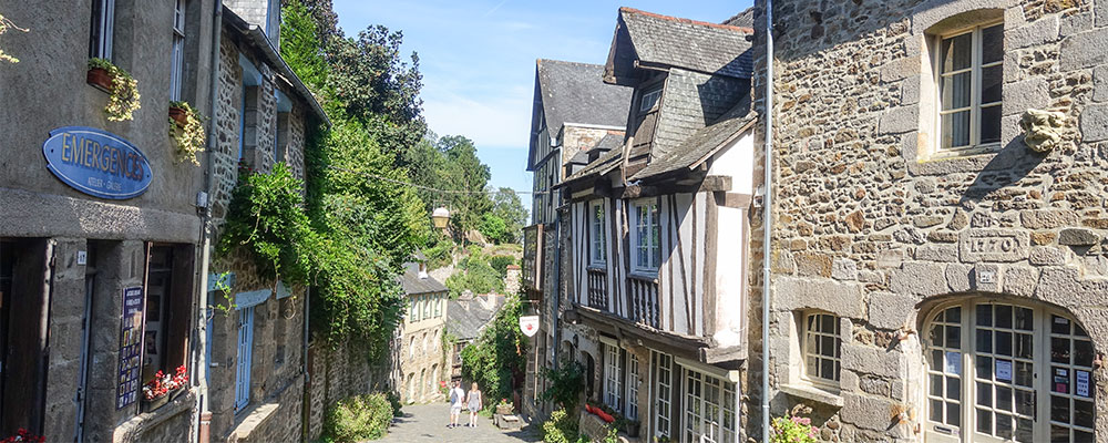 Jerzual en de Rue du Petit Fort richting Le Vieux Pont