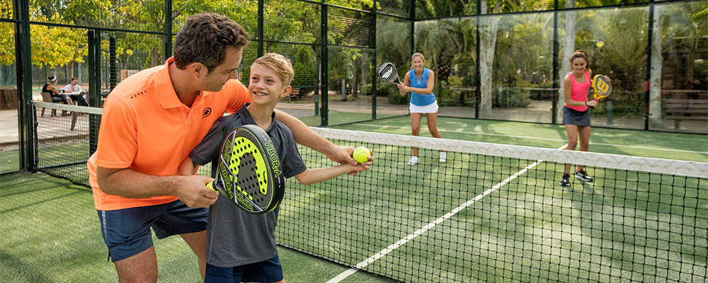 Padel op camping Tamarit Beach Resort, Costa Dorada