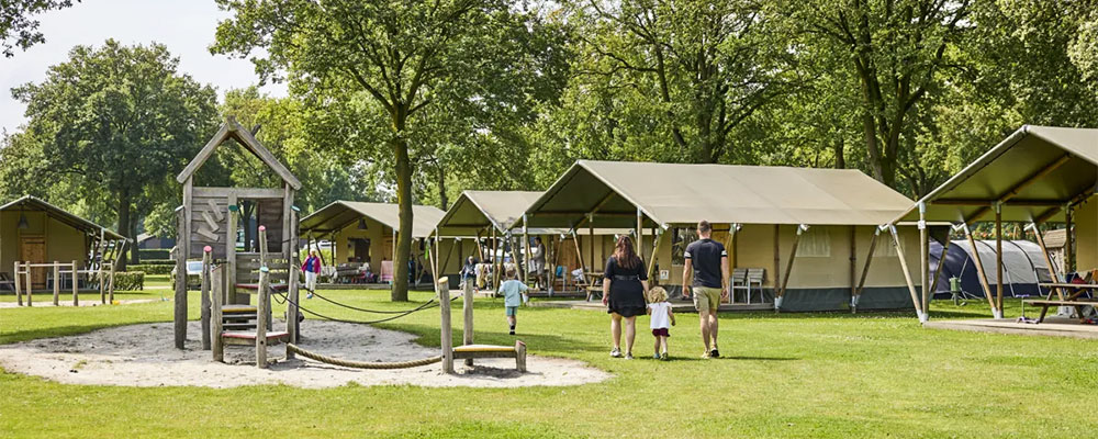 glampen in een safaritent op de Leistert