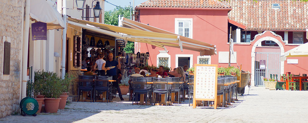 Terrasje in historisch Nin