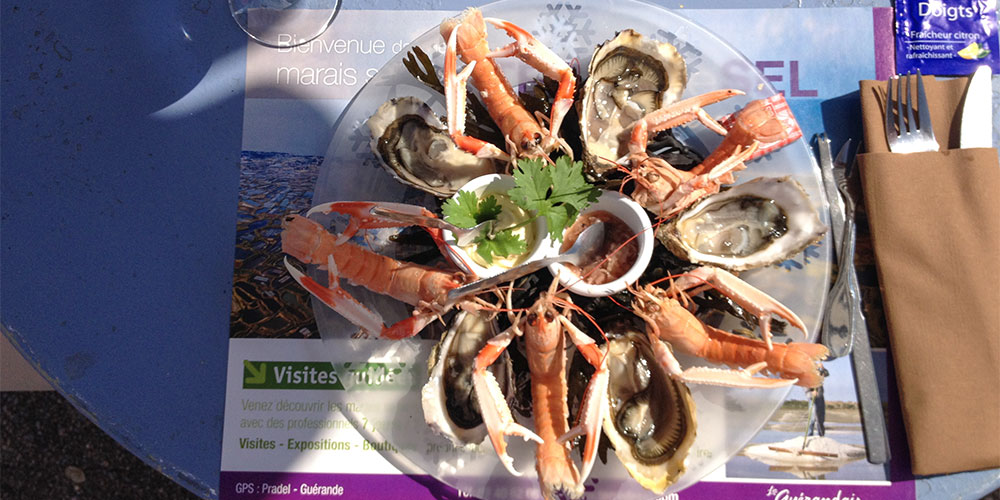 Verse oesters en crevette eten doe je aan de kust van Nouvelle Aquitaine