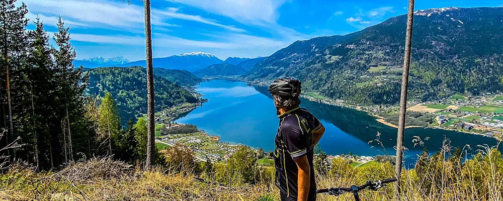 Uitzicht op de Ossiacher See