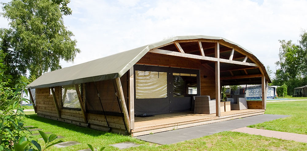 Outdoorlodge met gezellig overdekt terras