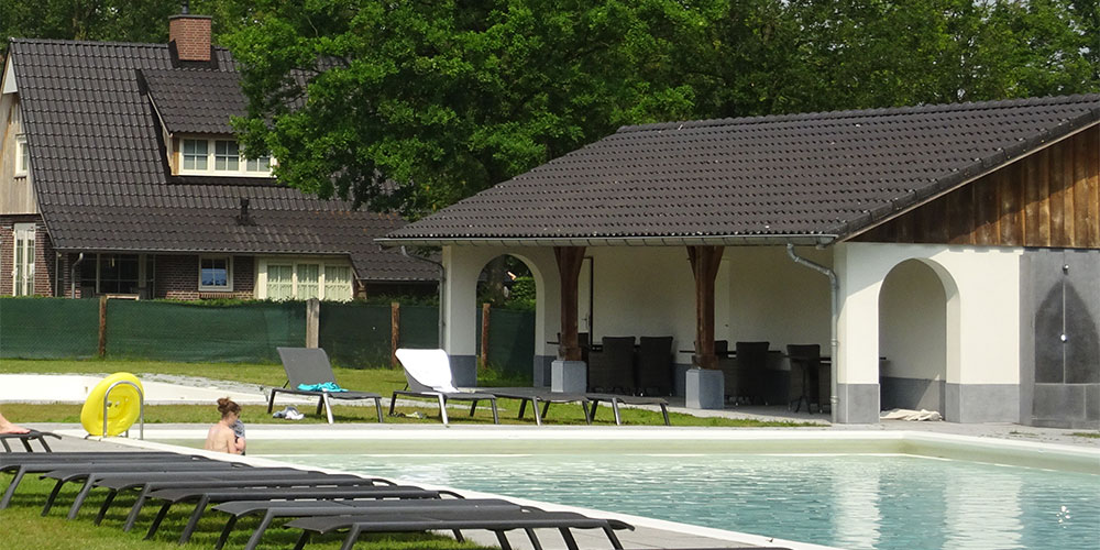 verwarmd zwembad buiten Hof van Salland verwarmd zwembad buiten Hof van Salland