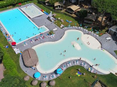 Thumbnail 2 van Malibu Beach