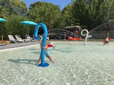 Thumbnail 3 van Malibu Beach