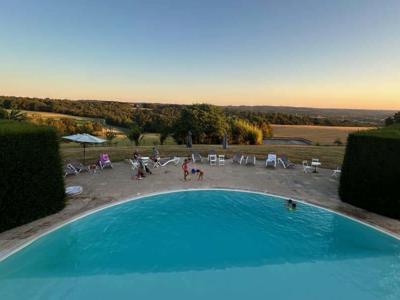 Thumbnail 2 van Domaine d'Essendiéras