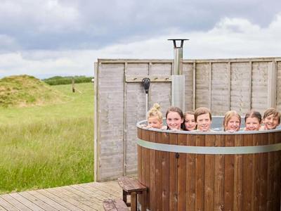 Thumbnail 4 van BoerenBed Gwel Teg Farm