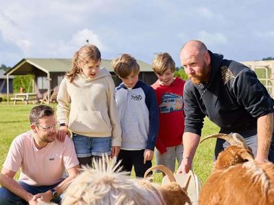 Thumbnail 5 van BoerenBed Gwel Teg Farm