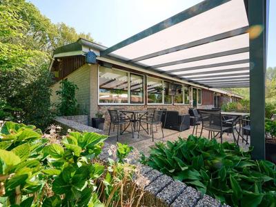 Thumbnail 3 van De Bronzen Emmer