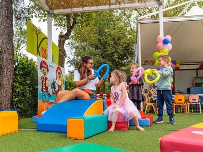 Thumbnail 3 van Europa Village