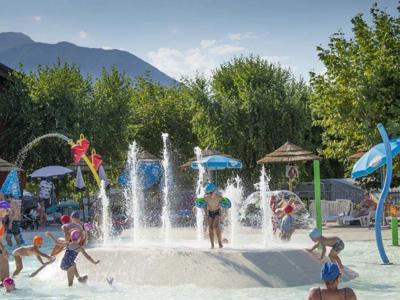 Thumbnail 3 van Continental Village  (Lago Maggiore)